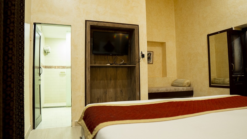 images/Room/poolfacing/2.jpg